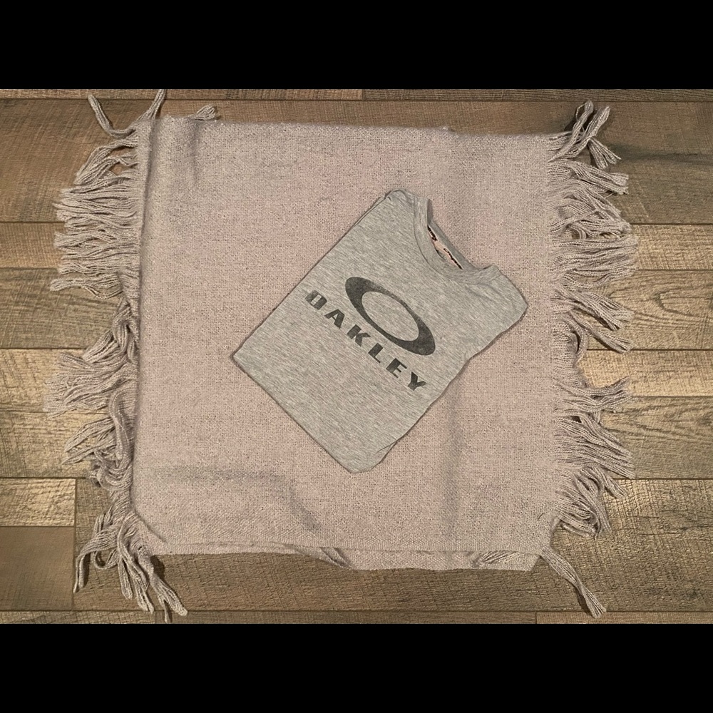 Men’s Oakley Tee